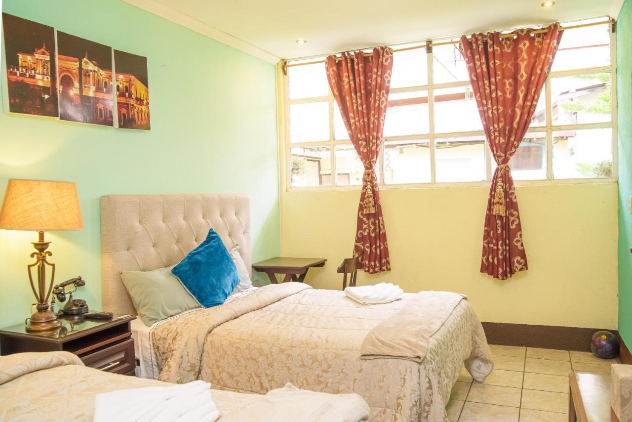 Hotel Vintage "Casa Las Flores" Кесальтенанго Экстерьер фото