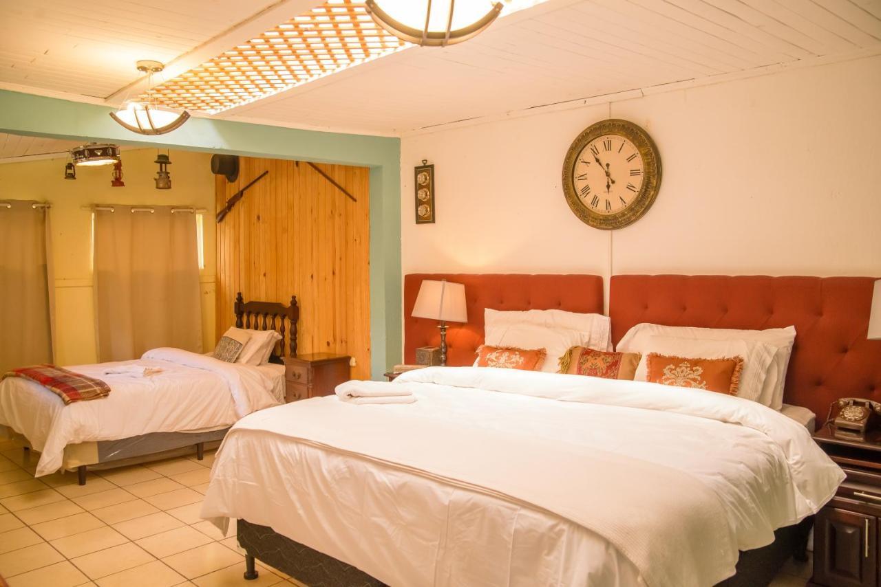 Hotel Vintage "Casa Las Flores" Кесальтенанго Экстерьер фото
