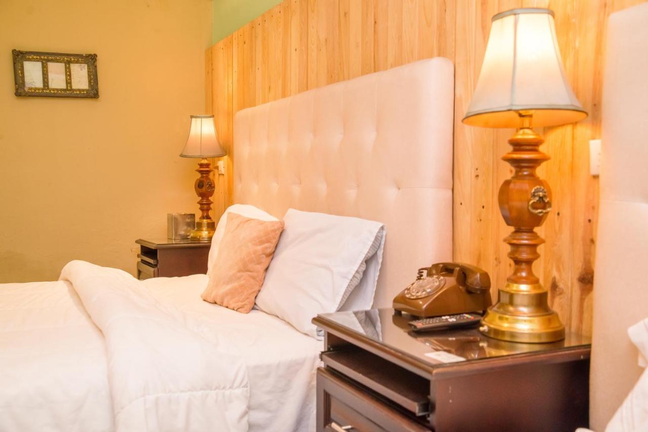 Hotel Vintage "Casa Las Flores" Кесальтенанго Экстерьер фото