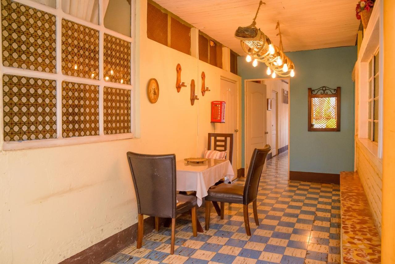 Hotel Vintage "Casa Las Flores" Кесальтенанго Экстерьер фото