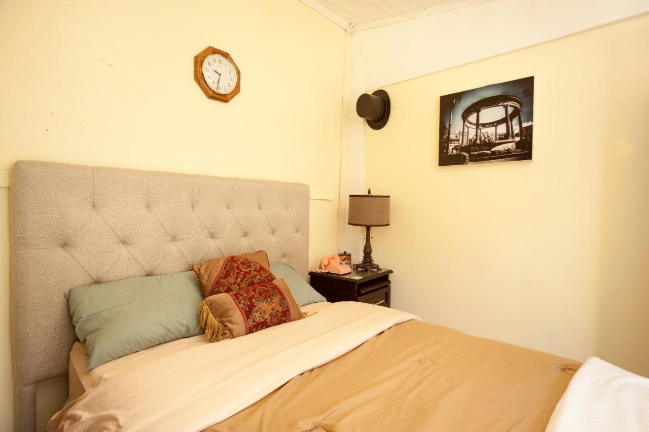 Hotel Vintage "Casa Las Flores" Кесальтенанго Экстерьер фото