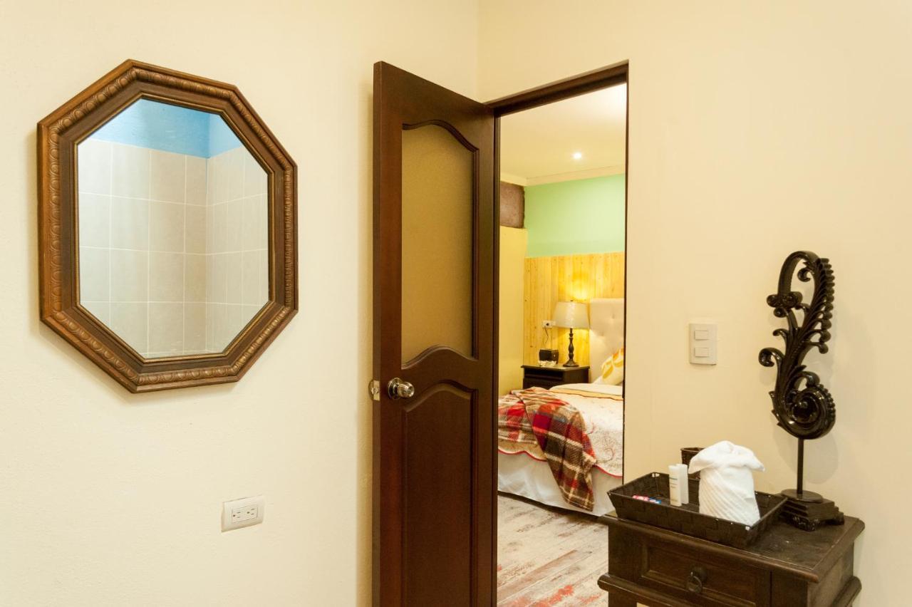 Hotel Vintage "Casa Las Flores" Кесальтенанго Экстерьер фото