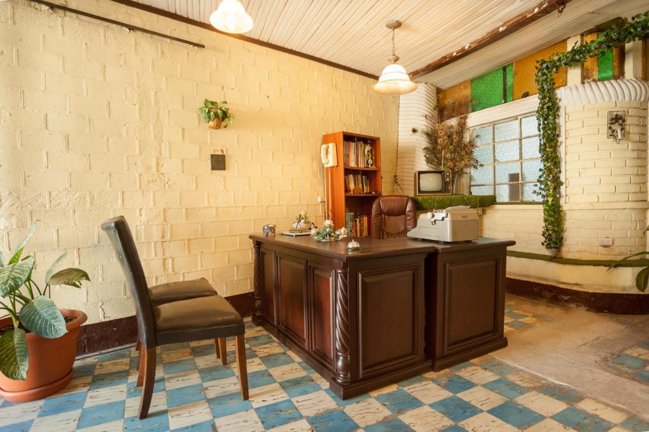 Hotel Vintage "Casa Las Flores" Кесальтенанго Экстерьер фото