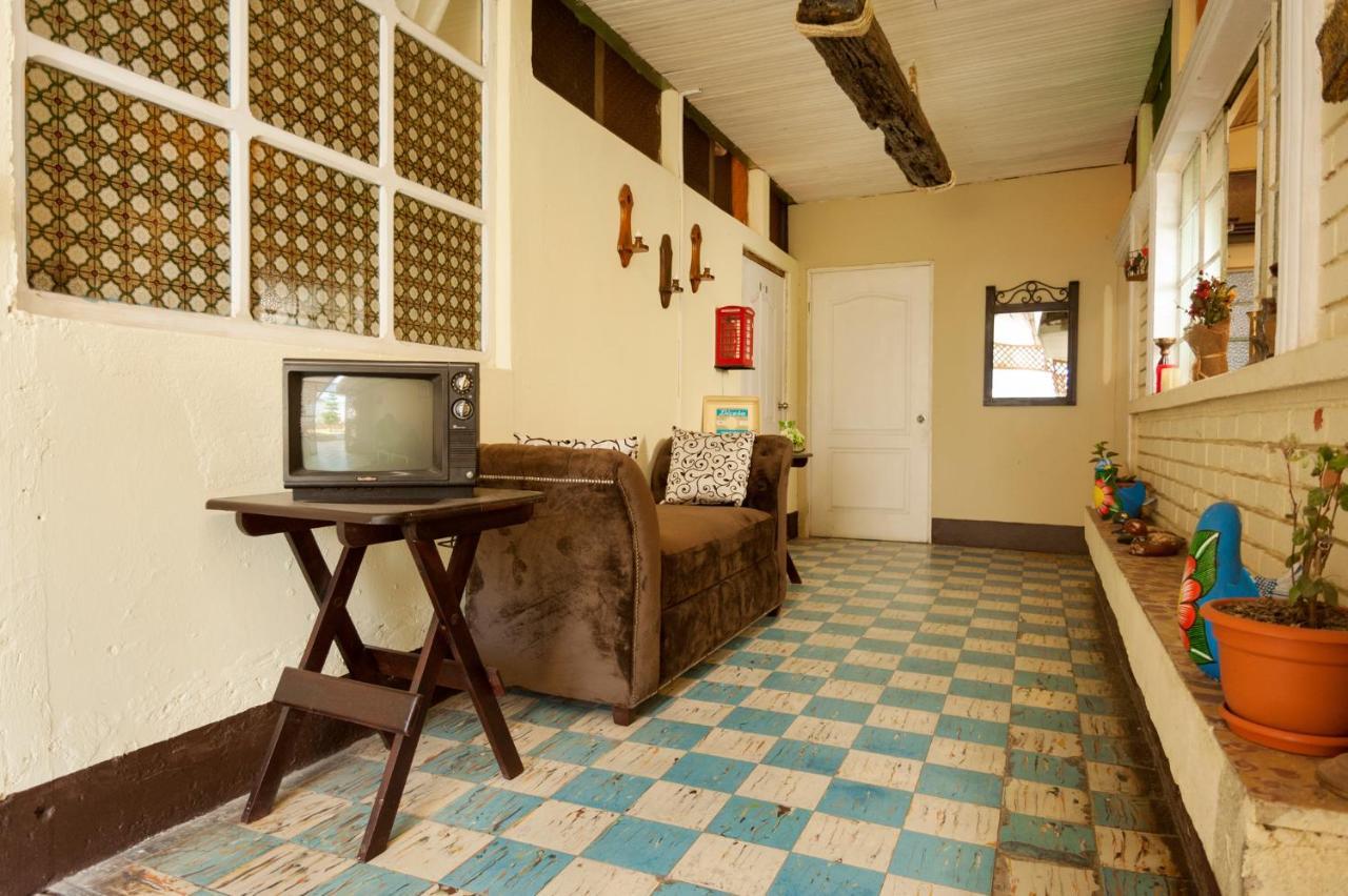 Hotel Vintage "Casa Las Flores" Кесальтенанго Экстерьер фото