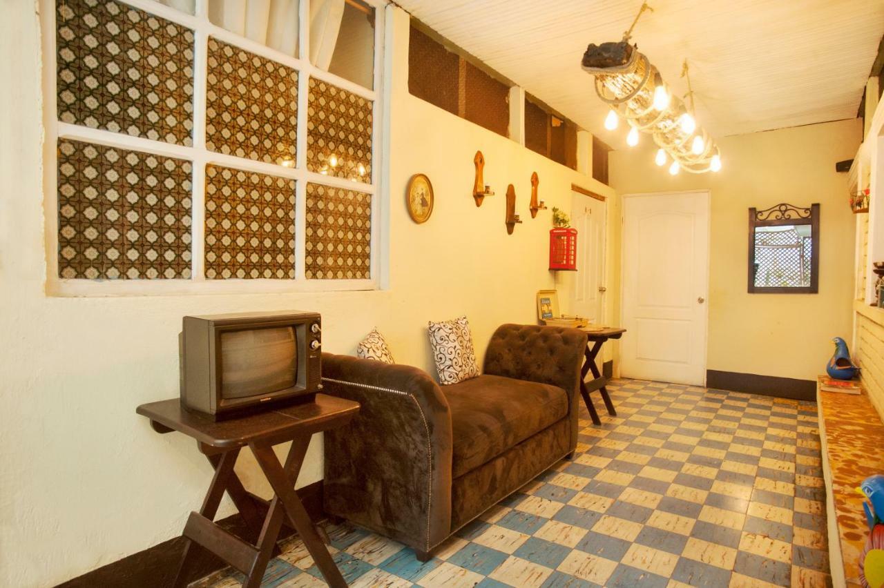 Hotel Vintage "Casa Las Flores" Кесальтенанго Экстерьер фото